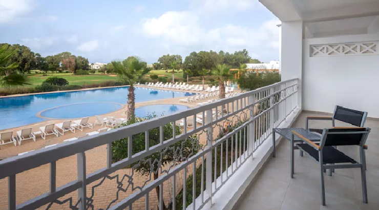 Balcón en Radisson Blu Resort Saidia Garden Marruecos. Foto: Radisson Hotels