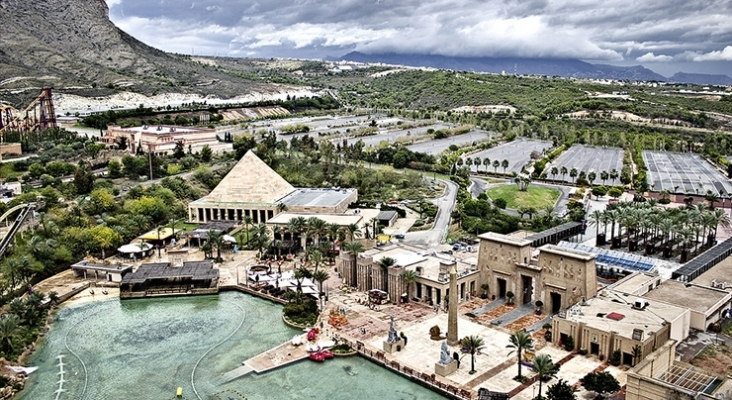 Los terrenos turísticos de Terra Mítica tasados en 27 millones, vendidos por solo 6 | Foto: CC, "Terra Mitica" de jordi_nll