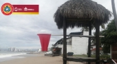 Bandera roja en una playa de Puerto Vallarta (Jalisco) | Foto: Protección Civil de Puerto Vallarta