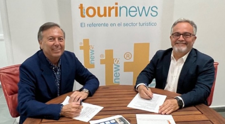 Juan Manuel Benítez del Rosario, presidente del Comité Organizador del Foro Internacional de Turismo Maspalomas Costa Canaria, e Ignacio Moll, CEO de Tourinews