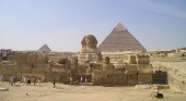 Visitantes en el entorno de la esfinge, Egipto