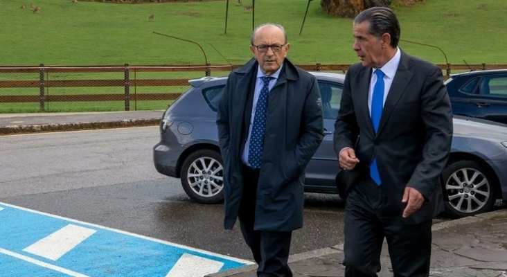 Javier López Marcano, consejero de Turismo de Cantabria, junto a Francisco Agudo, nuevo presidente de AEHC Foto Hostelería de Cantabria