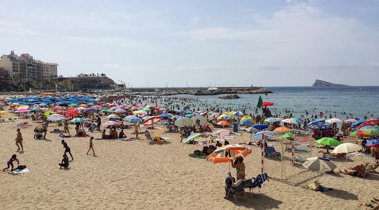 Turistas en la playa. Foto: Pixabay