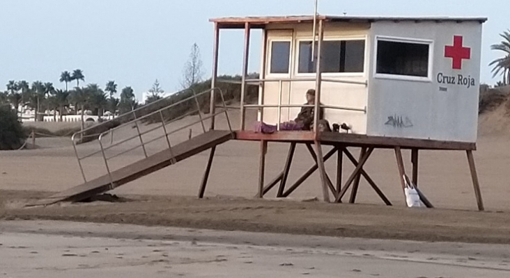 Primer puesto de Cruz Roja en Playa del Inglés (24.10, 8.00 horas)