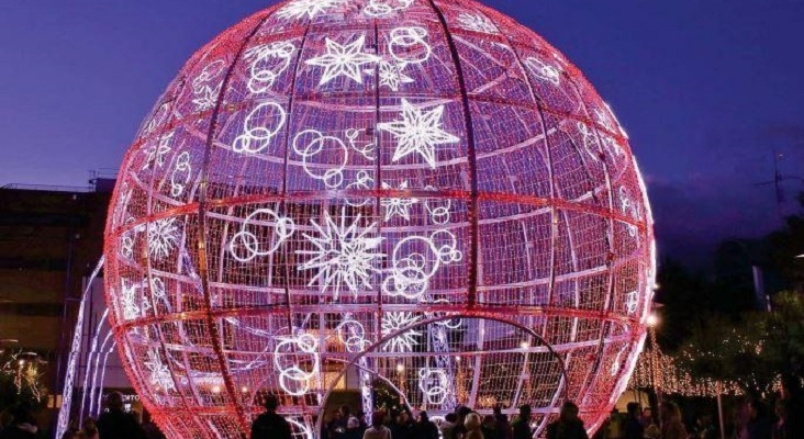 Tras el belén más grande del mundo, Alicante presume de bolas para atraer el turismo navideño|Foto: Noticias CV