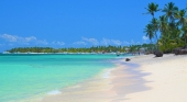 Asociaciones turísticas exigen el desalojo inmediato de 'okupas' de una playa de Punta Cana (R. Dominicana)