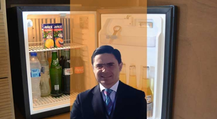 El minibar de las habitaciones de los hoteles