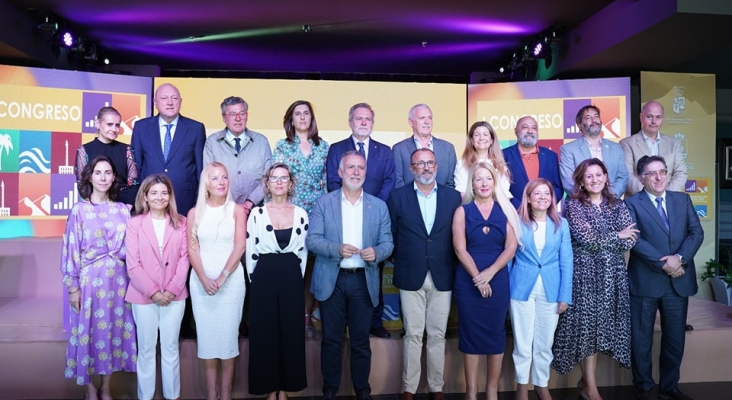 Foto de clausura del 'I Congreso de Administración Local y Funcionarios con habilitación de carácter nacional Maspalomas Santa Lucía 2022' Foto Ayto. SBT