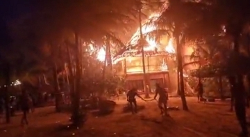  Incendio en el hotel Casa Las Tortugas en la isla de Holbox (México) | Captura de vídeo de Fernando Salvador