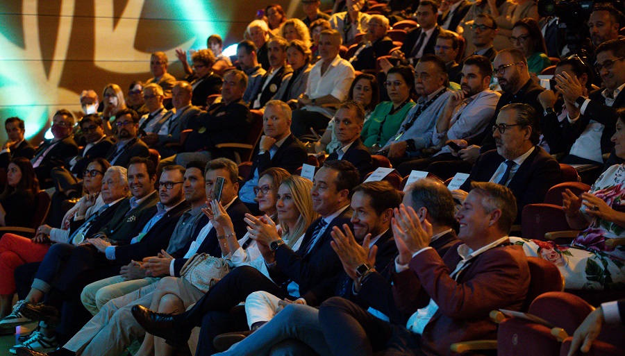 Público asistente en la entrega de los premios | Foto Tourinews© 