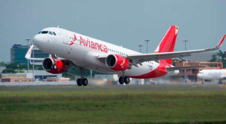 Nuevo pulso entre Avianca y sus pilotos, esta vez, a causa del sueldo