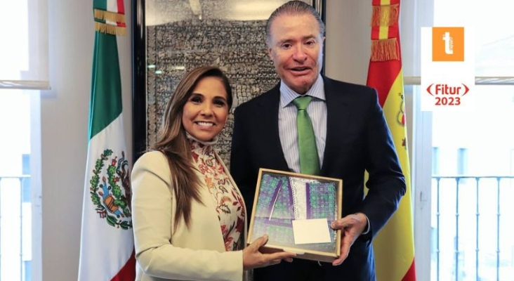 Mara Lezama, gobernadora de Quintana Roo, junto a Quirino Ordaz, embajador de México en España.