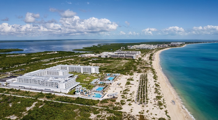 Vista aérea del nuevo hotel Riu Latino en Costa Mujeres, México.