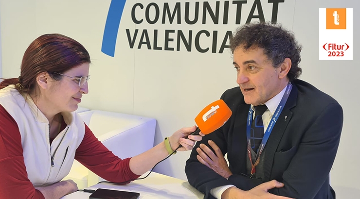 Frances Colomersecretario autonómico de Turismo de la Comunidad Valenciana y Amor Alonso, directora de Tourinews