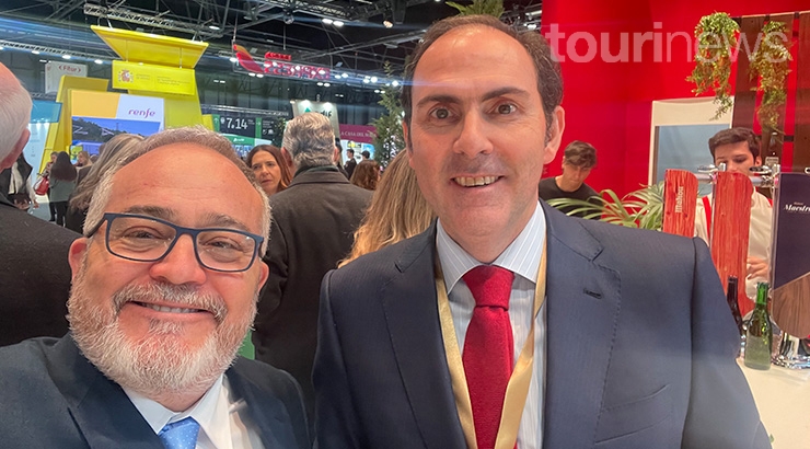 Ignacio Moll, CEO de Tourinews, y Javier Sánchez Prieto, presidente de Iberia. Foto: Tourinews©