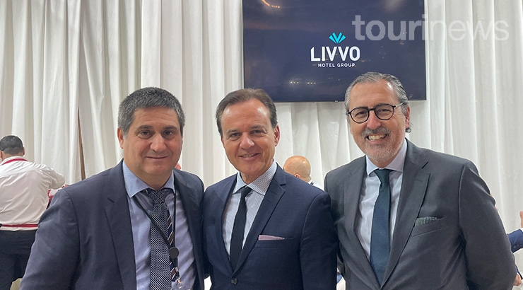 Pablo Guillén, director Comercial de LIVVO Hotels; Hans Müller, jefe de Contratación de Hoteles de DER Touristik; y Carlos Gimeno, consejero de LIVVO Hotels. Foto: Tourinews©