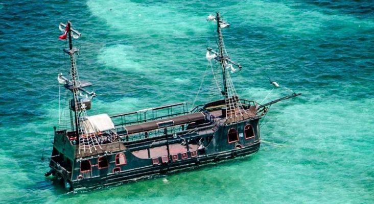 Los turistas de Punta Cana (RD) se quedan sin una excursión icónica: se hunde el barco pirata | Foto: Ocean Adventure Punta Cana