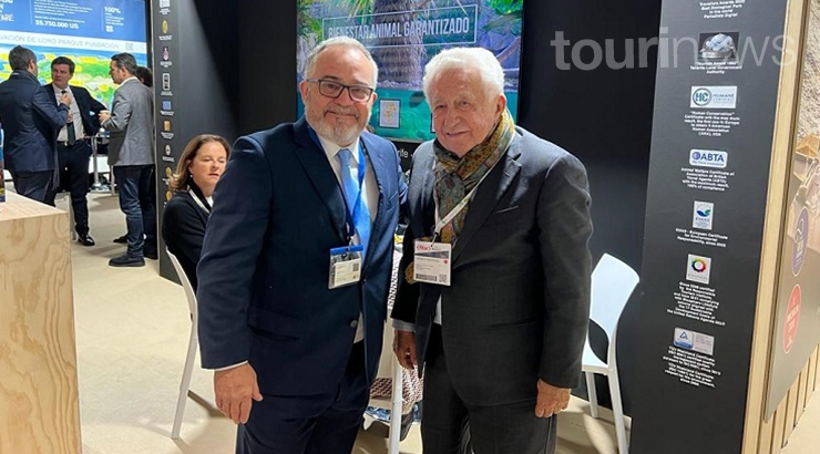 Ignacio Moll, CEO de Tourinews; y el Dr. Pedro Luis Cobiella, presidente de honor de Grupo Hospiten. Foto: Tourinews©
