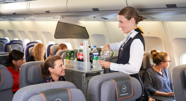 Servicio a bordo de los aviones de Lufthansa