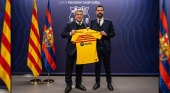 Turismo de Cataluña se alía con el FC Barcelona para posicionarse en el mercado internacional | Foto: De izquierda a derecha, Joan Laporta, presidente del FC Barcelona, y Roger Torrent, Consejero de Empresa y Trabajo de la Generalitat de Cataluña