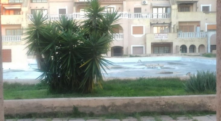 Denuncian el estado de abandono del hotel más grande de San Fernando (Cádiz) | Foto: Facebook