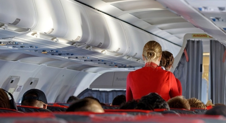 La Fiscalía pide modificar el convenio de Air Nostrum por discriminar a las azafatas frente a los pilotos