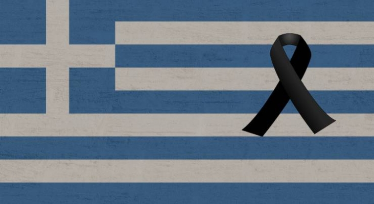 Dimite el ministro de Transportes de Grecia tras el choque frontal de trenes en el que han fallecido