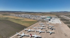 Multitud de aviones estacionados en el aeródromo turolense | Foto: Aeropuerto de Teruel