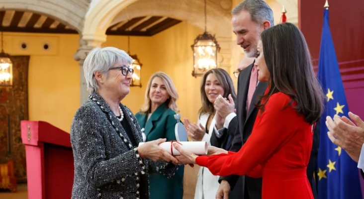 Carmen Riu recibe la acreditación como embajadora honoraria de la Marca España de manos de los reyes de España, Felipe VI y Letizia | | Foto: Casa de S.M. el Rey