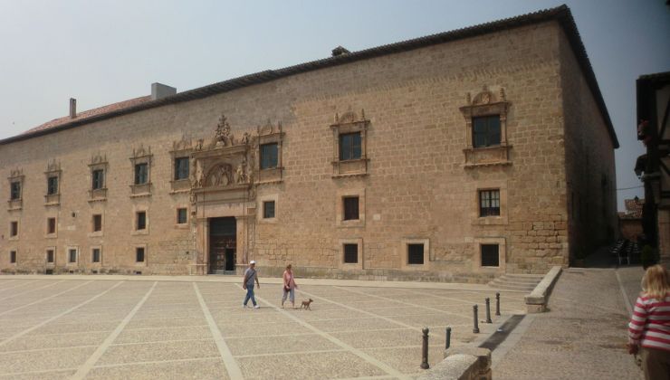 Fachada principal del Palacio de los Condes de Miranda (Avellaneda) | Foto: Ayto. Peñaranda de Duero