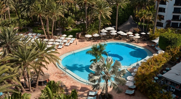 Piscina principal del hotel Seaside Palm Beach, en San Bartolomé de Tirajana Maspalomas (Gran Canaria)