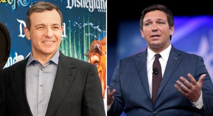 Disney vs. el estado de Florida: ¿por qué la ampliación del parque temático depende de la monarquía británica? | A la izqda., Bob Iger, CEO de Disney / A la dcha. Ron DeSantis, gobernador de Florida