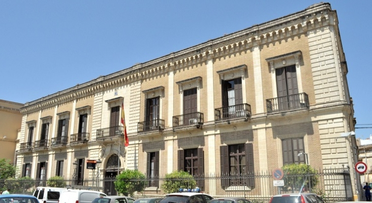  Palacio de los Condes de Puerto Hermoso, en la palza del Arroyo de Jerez (Cádiz) | Foto: Wikimedia Commons (CC BY 3.0) 