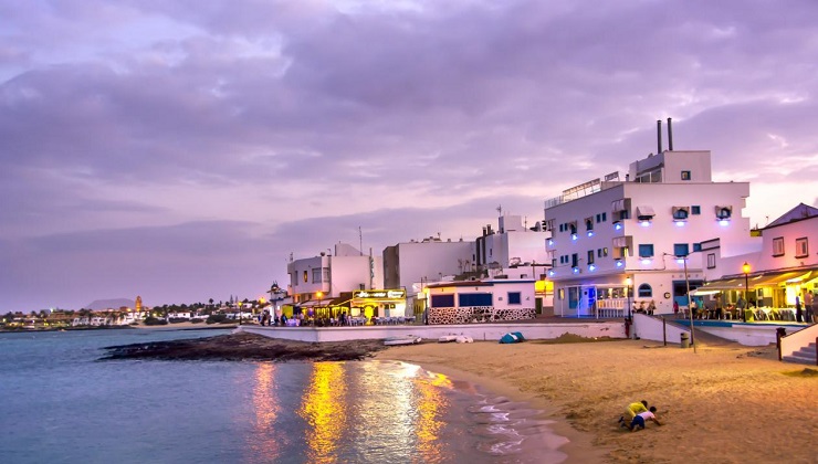 Playa de Corralejo (Fuerteventura) | Foto: Hola Islas Canarias Playa de Corralejo (Fuerteventura) | Foto: Hola Islas Canarias