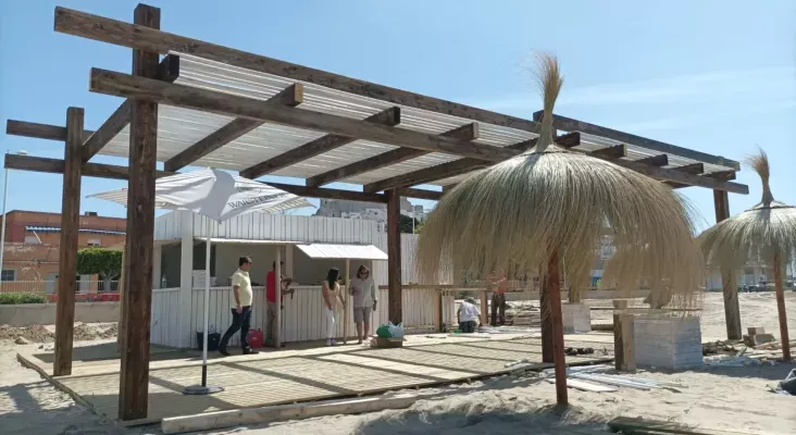 Uno de los chiringuitos instalados en la playa Norte de Peñíscola (Castellón) | Foto: Ayuntamiento de Castellón