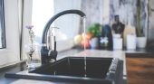 Unos inquilinos de Airbnb se vengan de su anfitrión gastando más de 120.000 litros de agua | Foto: kaboompics vía Pixabay