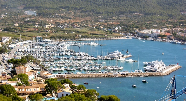 Vista del puerto de Andratx desde el Puig de S'Espart (Mallorca, Baleares) | Foto: Chixoy (CC BY-SA 4.0)
