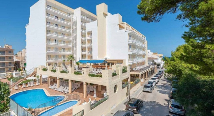07 Hotels gestionará este verano su primer hotel fuera de Mallorca | Foto: Hotel Nordeste Playa, en Can Picafort (Mallorca)
