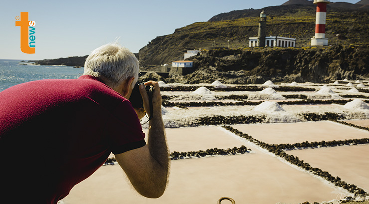 El periodista Günter Distler en las Salinas de Fuencaliente