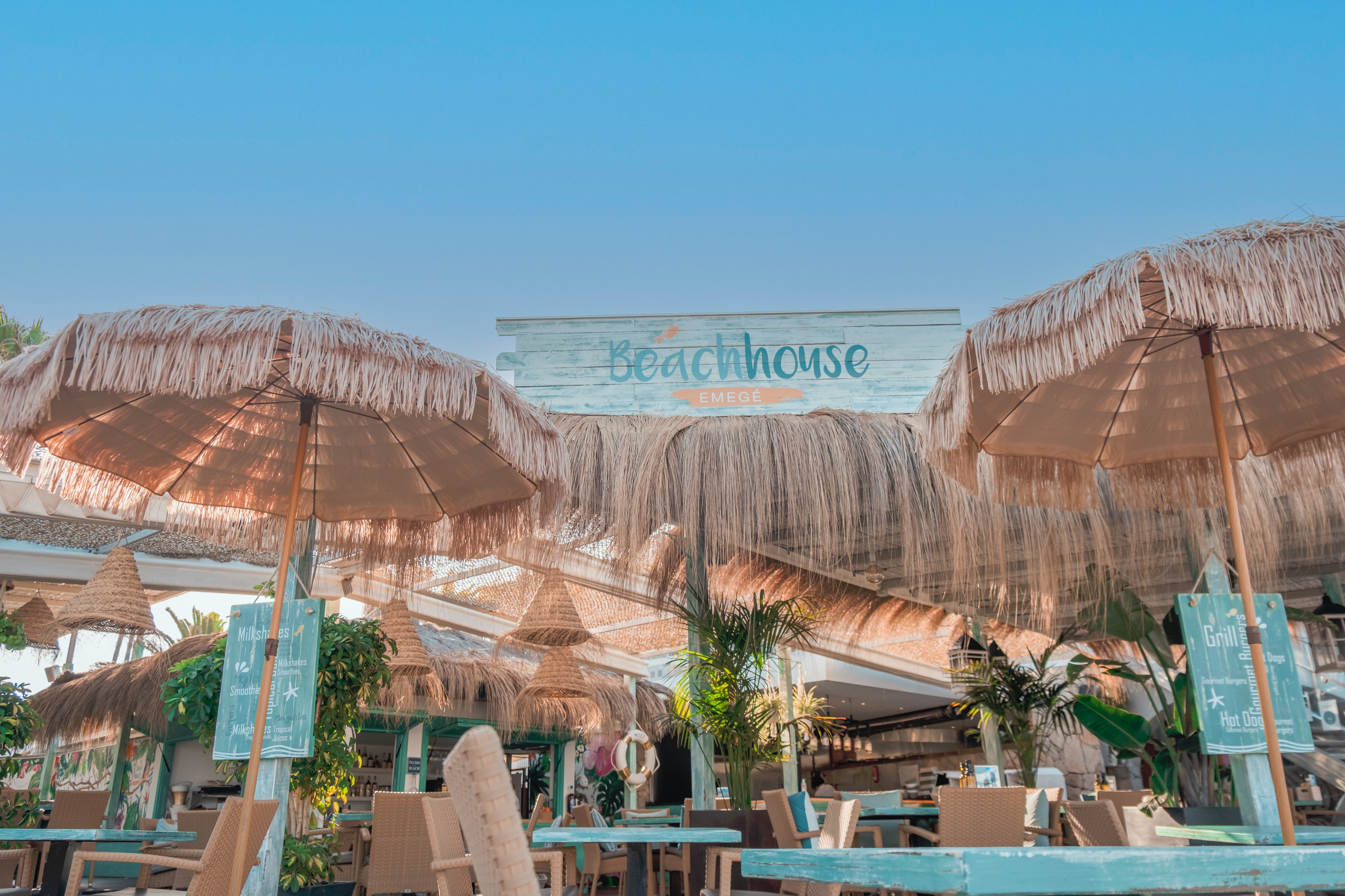 Beach House, Emegé Beach House, Emegé