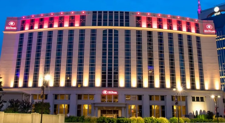Fachada principal del hotel Hilton Nashville Downtown | Foto: Hilton Hotels & Resorts
