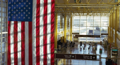 Guerra abierta entre IATA y Biden: EE. UU. quiere aprobar las compensaciones económicas por retrasos de vuelos