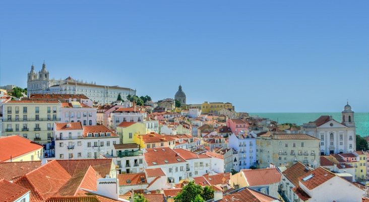 Vista del barrio lisboeta de Alfama (Portugal) | Foto: Skitterphoto vía Pixabay