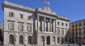 Fachada principal del Ayuntamiento de Barcelona | Foto: Josep Bracons vía Wikimedia Commons