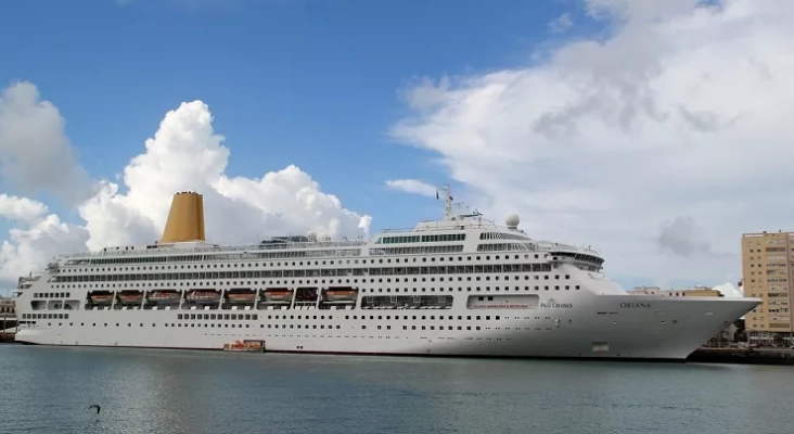 Crucero en el Puerto de Cádiz