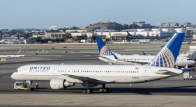 Aviones de United en un aeropuerto. | Foto: Raimond Spekking (CC BY-SA 4.0)