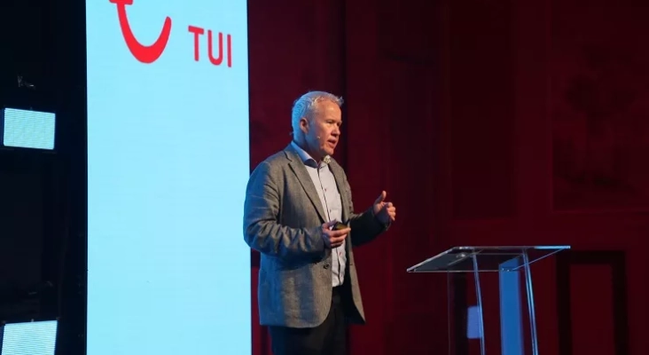 David Burling durante su intervención en el evento en Antalya