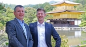 Martin Neumann y Oliver E. Kühne, directores gerentes de J NAVI Japan y J NAVI Germany