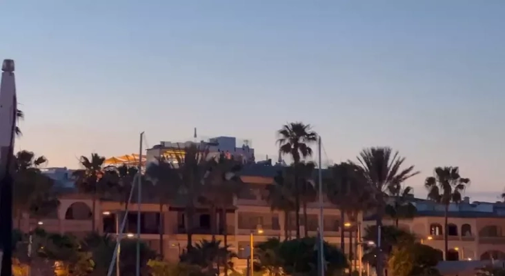 Vecinos de la turística Colònia de Sant Jordi (Mallorca) denuncian los ruidos de los tardeos en hoteles