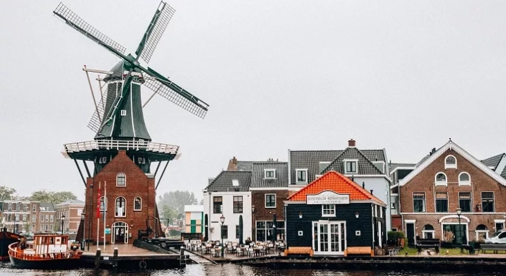 Por primera vez desde el final de la pandemia, caen las reservas de viajes en Países Bajos